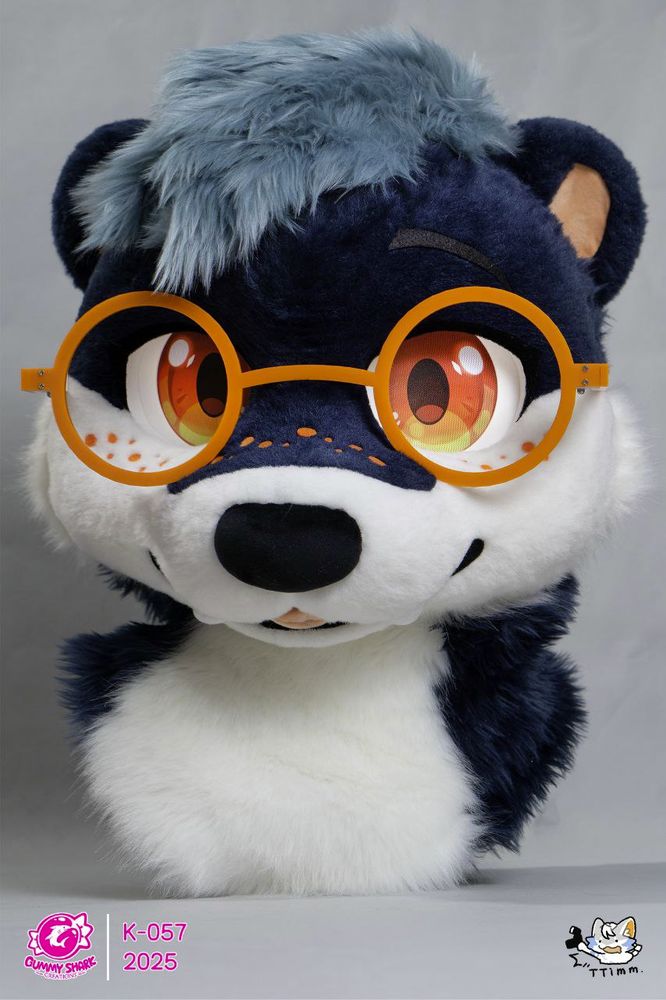 LOOK AT THIS LITTLE NERD