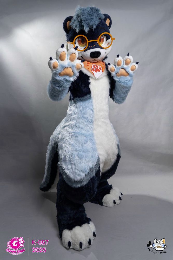 JUST THE CUTEST FURSUIT EVER