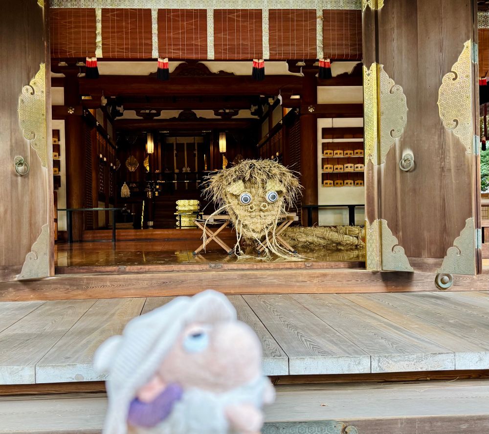 神社にいる大蛇

「悪いことすると食べられちゃうな…ブルブル」