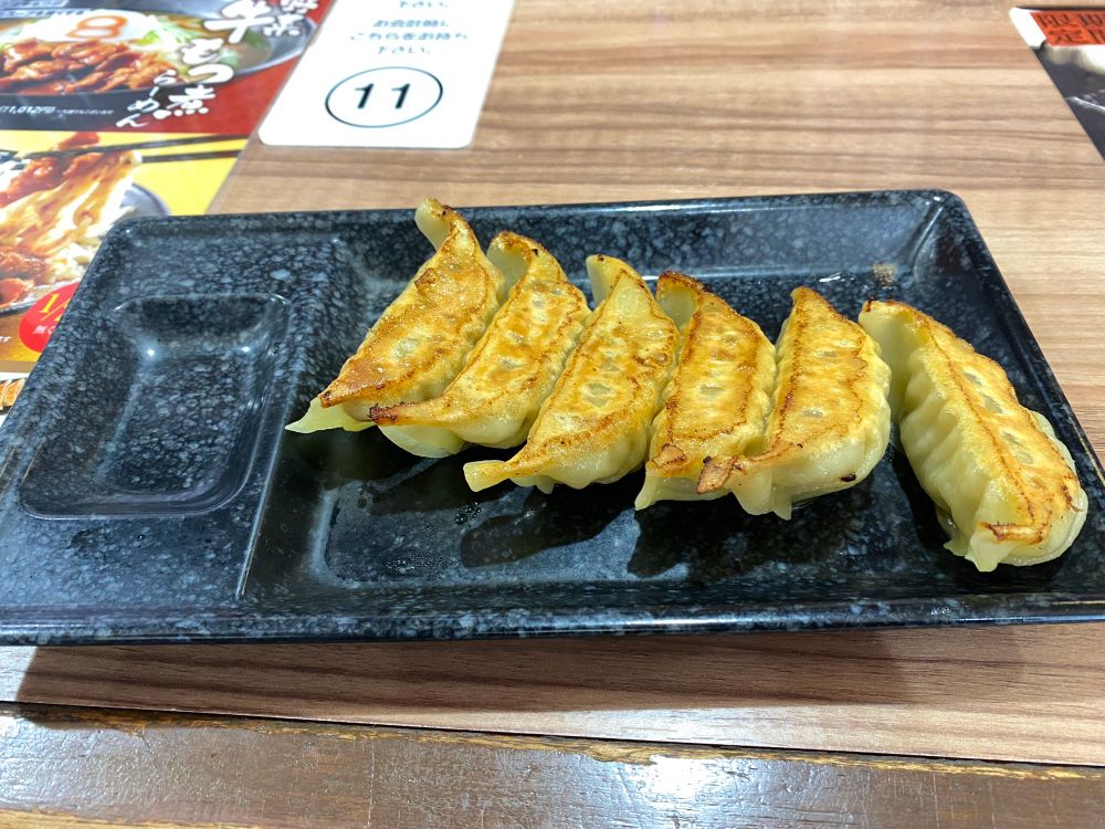 8番ラーメンのにんにく餃子