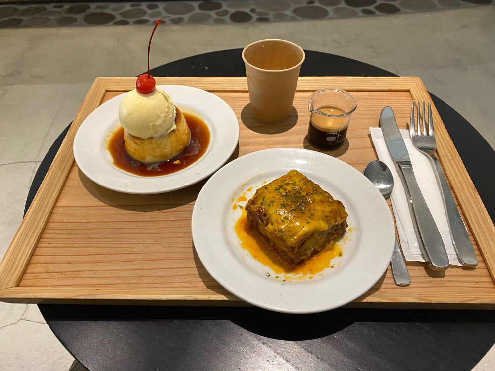 石川県立図書館でラザニアとプリンアフォガード