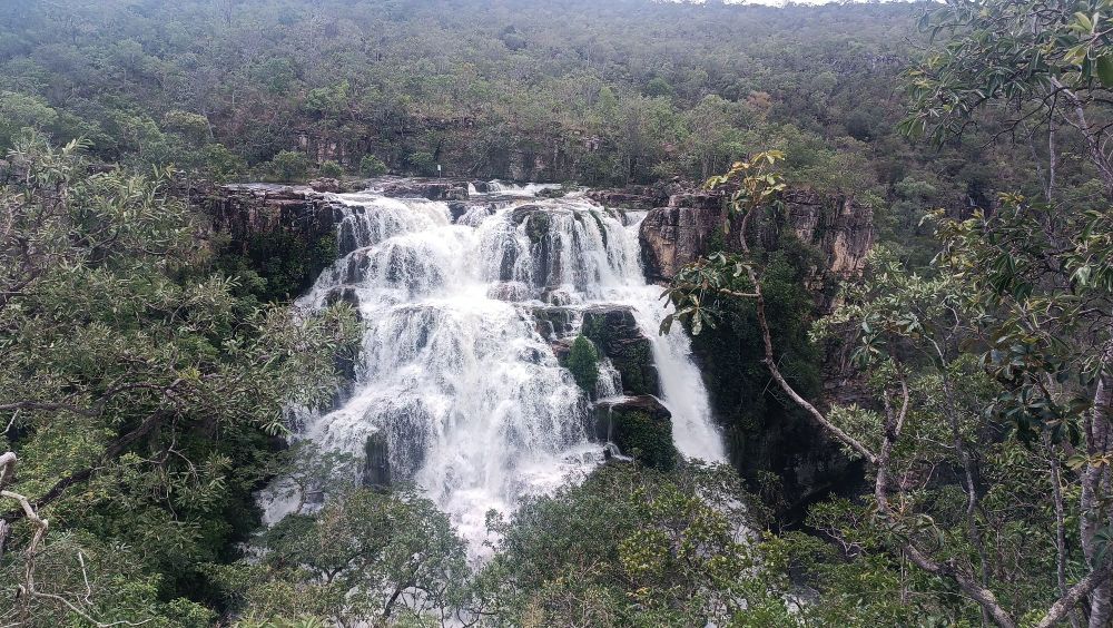 Foto de uma bela cachoeira