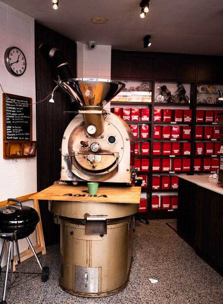 capture écran qui montre la machine à torréfaction dans un micro café 