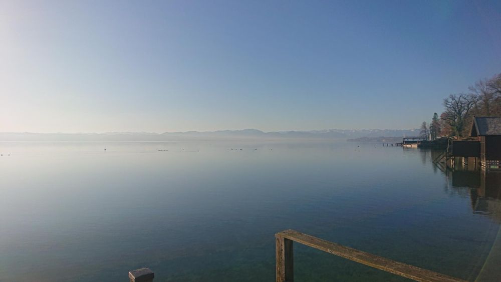 picture of lake by sunrise