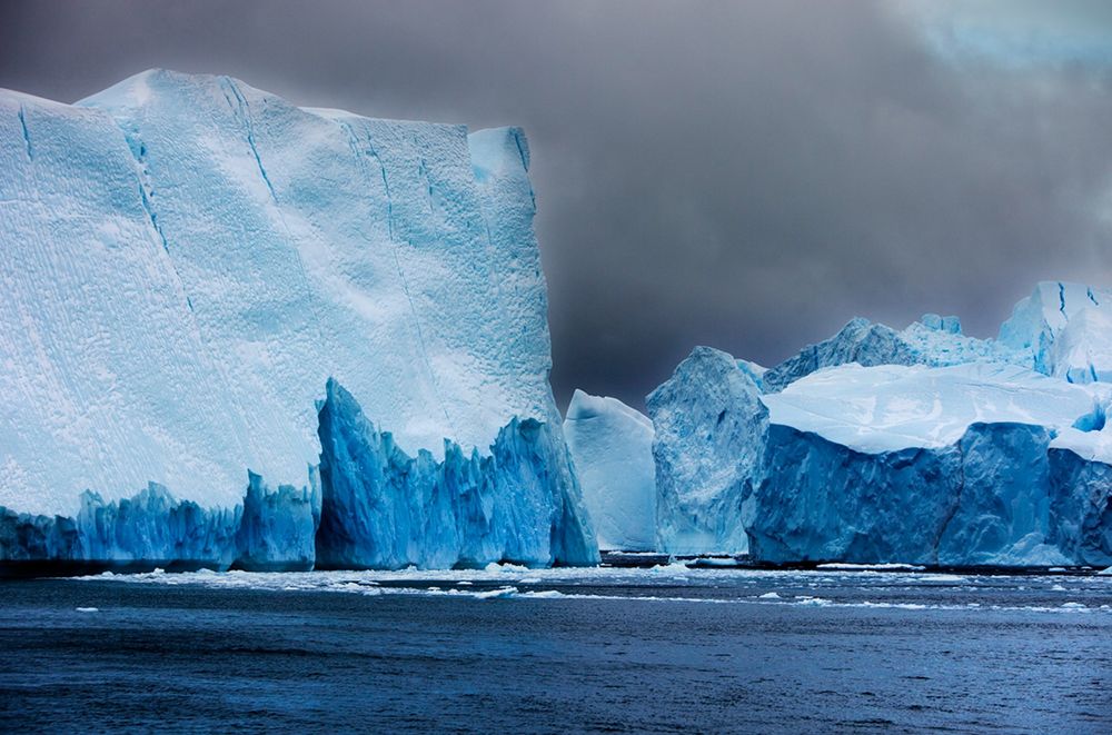 To avoid sea level rise, some researchers want to build barriers around the world’s most vulnerable glaciers