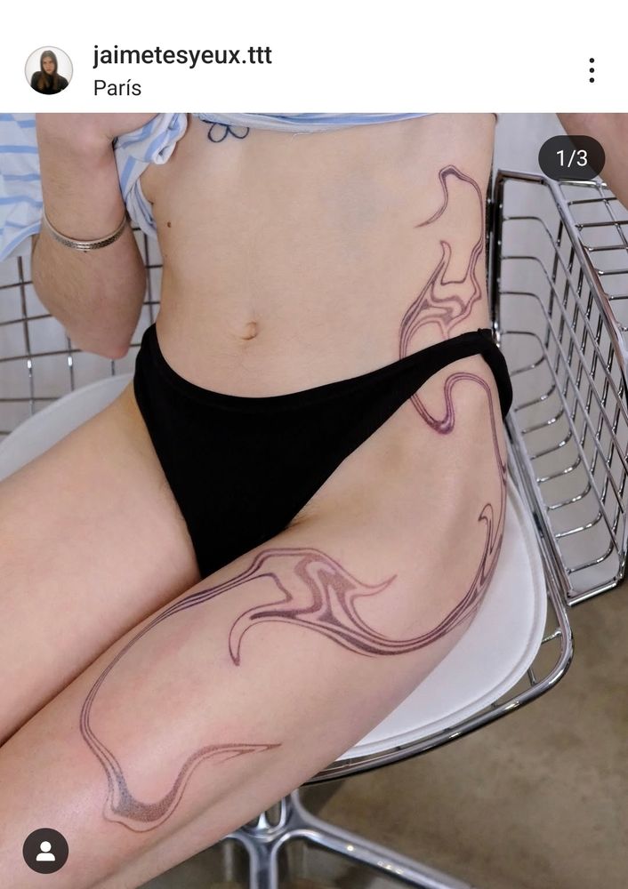 Tatuaje por la tatuadora jaimetesyeux.ttt en instagram.