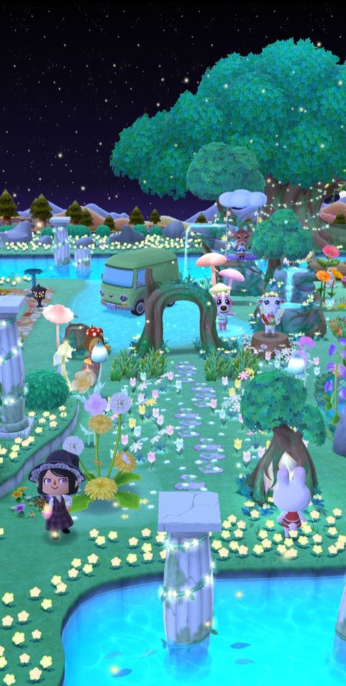 Mi campamento de Animal Crossing Pocket Camp, un camino de piedra en bosque mágico adornado con flores, setas y árboles principalmente en tonos pastel y luminiscentes.