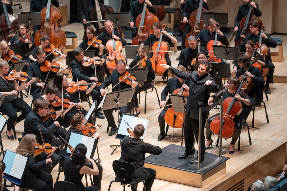 Tampere Filharmonian järkälemäinen avauskonsertti – sellisti Maximilian Hornung oli yleisön suosikki - Kulttuuritoimitus