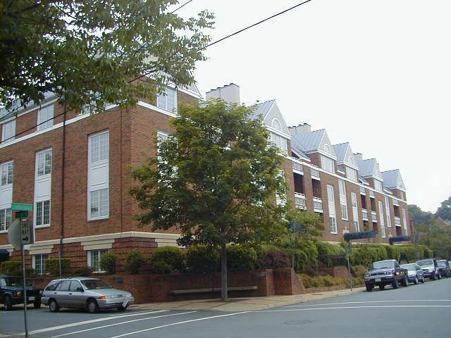 Photo of 237 E JEFFERSON ST Unit 19 from GIS database.