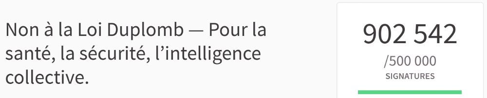 Capture d'écran ici du site "https://petitions.assemblee-nationale.fr/" concernant la pétition "Non à la Loi Duplomb — Pour la santé, la sécurité, l’intelligence collective.". On voit qu'au moment de la capture il y avait 902 542 / 500 000 signatures.