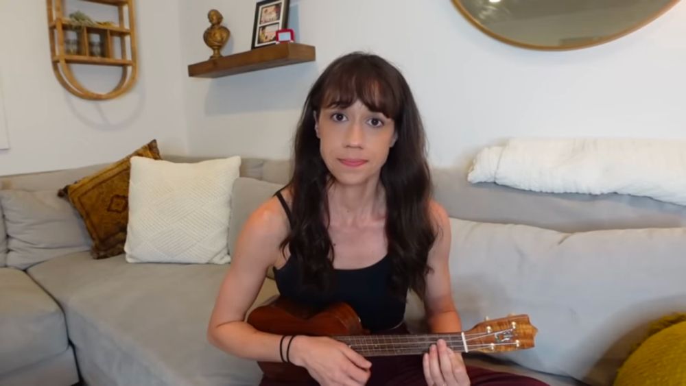 A screenshot of Colleen Ballinger from her embarrassing ukulele apology video.