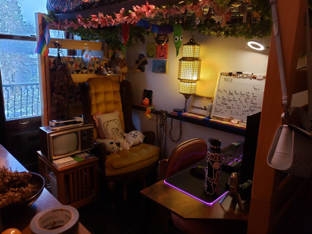 just did a little redecorating :3 i have a tiny room but i love it