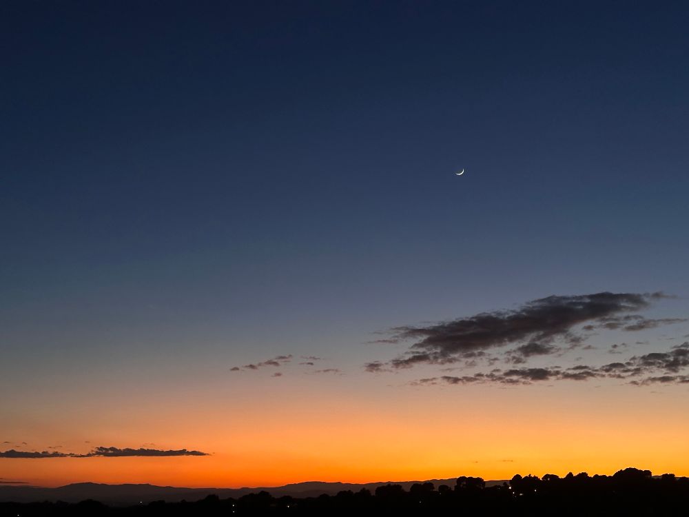 Atardecer con la luna 