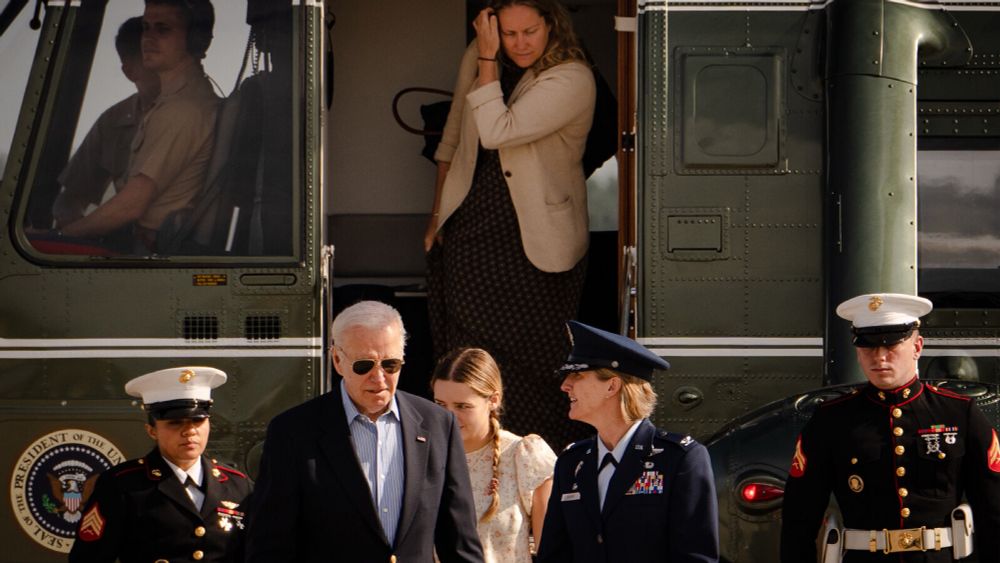 Biden Circle Shrinks as Democrats Fear Election Wipeout