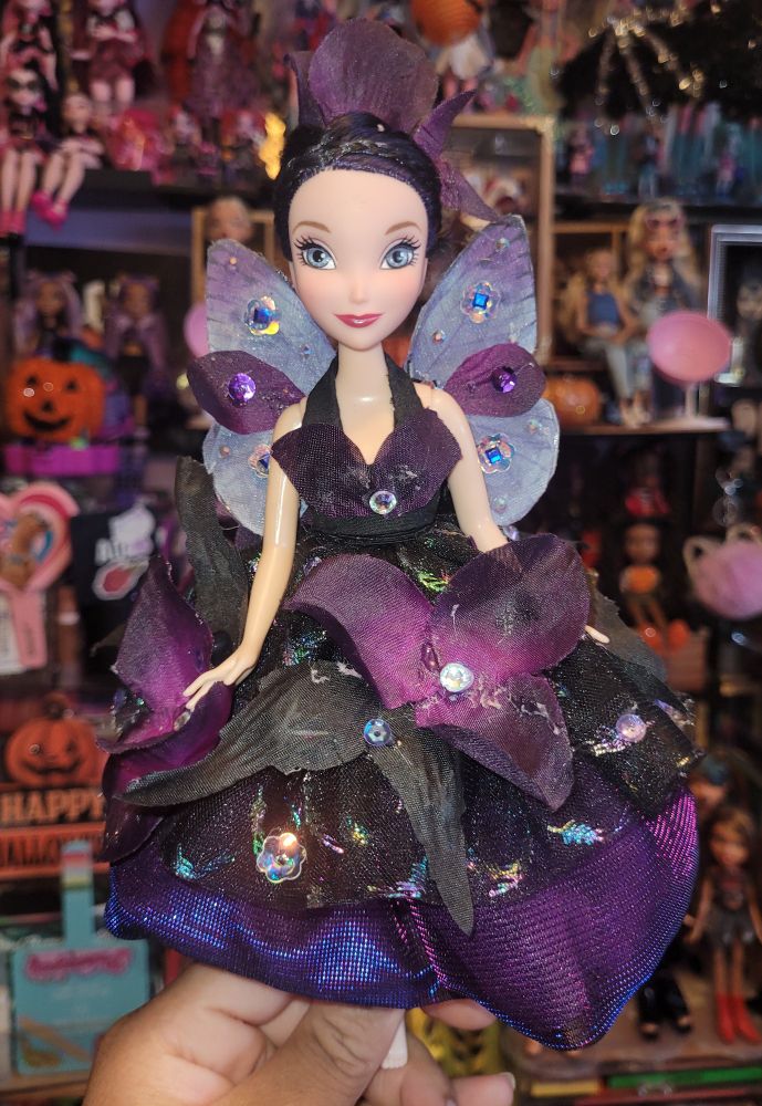 Jakks Pacific Disney Fairy Vidiya in custom Fairy outfit. Colors are dark purple, purple, and lavender.