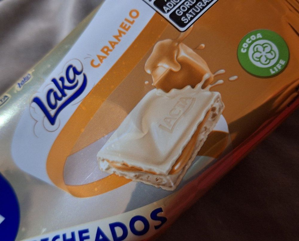 Imagem da embalagem do novo chocolates branco Laka com caramelo salgado