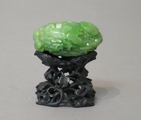 Paperweight in the shape of a bitter melon (late 18th–early 19th century) by unknown.