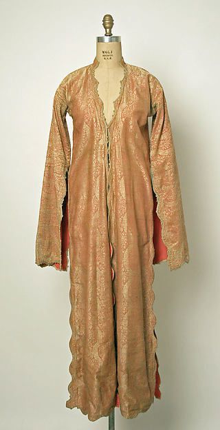 Uçetek Entari (late 19th century) by unknown.