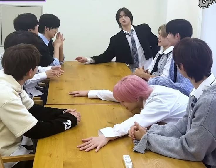 group photo and Yuma star fishing on the table for some reason 