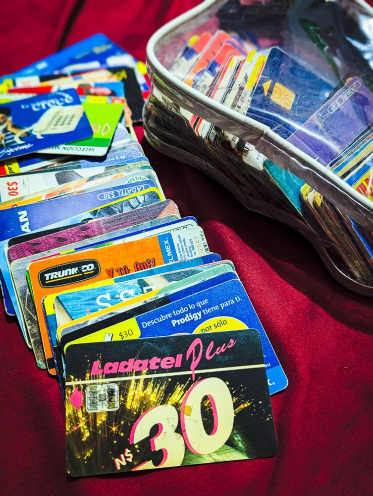 Unas tarjetas telefónicas "Ladatel" 