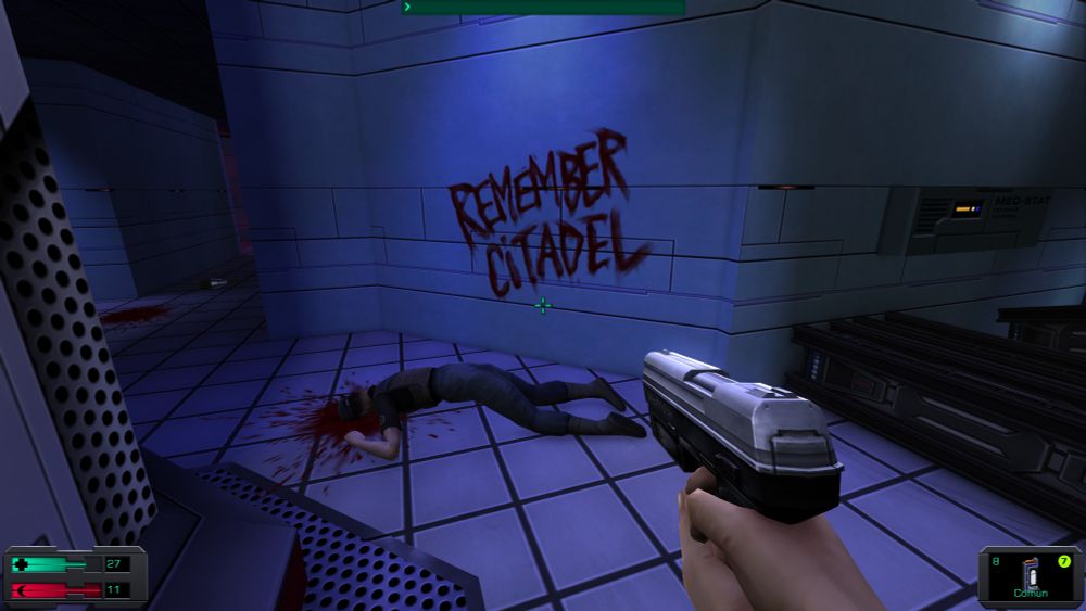 Captura de pantalla del juego en el que se ve la mitica escena de la pintada con sangre en la pared que dice "Remember Citadel"