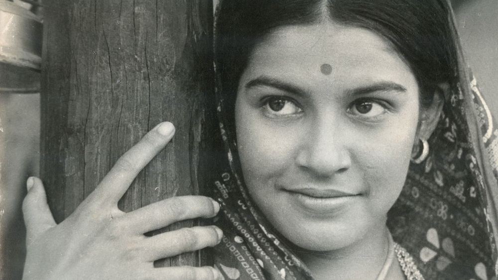 Suhasini Mulay in Mrinal Sen’s BHUVAN SHOME (1969)