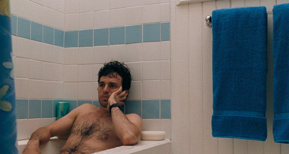 Mark Ruffalo thinks things over in the bath in Kenneth Lonergan’s YOU CAN COUNT ON ME (2000).