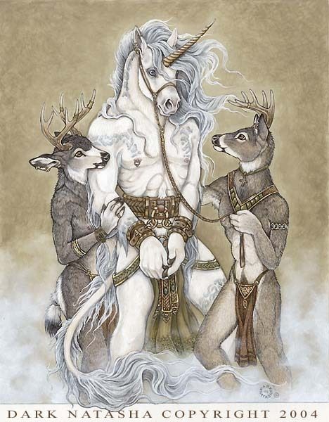 Une licorne enchaînée avec un licol et une longe, la crinière au vent sur deux pattes avec des cerfs qui la regardent suggestivement dont un qui tient sa longe