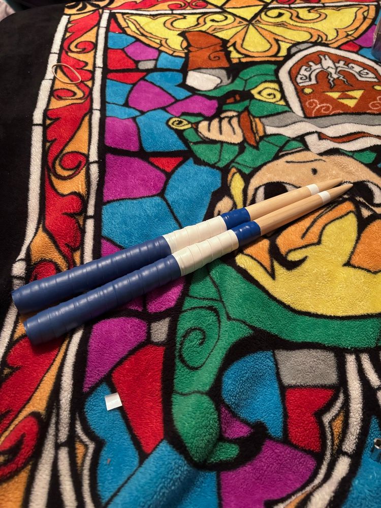 White and blue maibachi