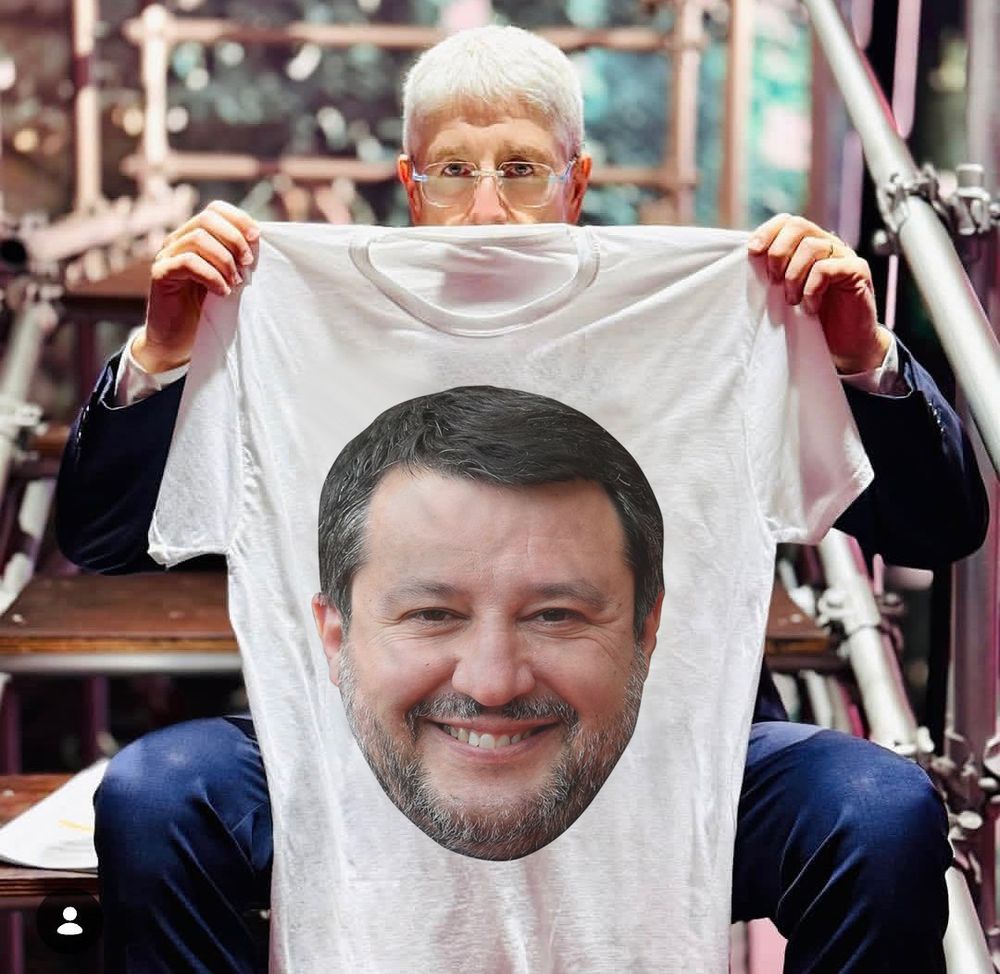 coso lì, giordano, con la maglietta di capitan salvuzzo