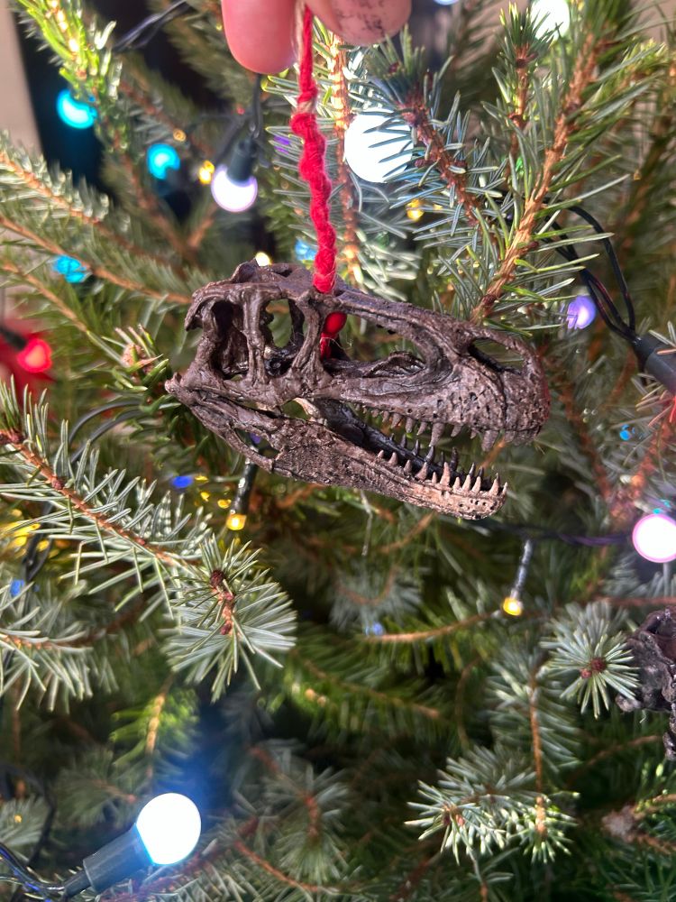 Megalosaurus skull tree ornament.