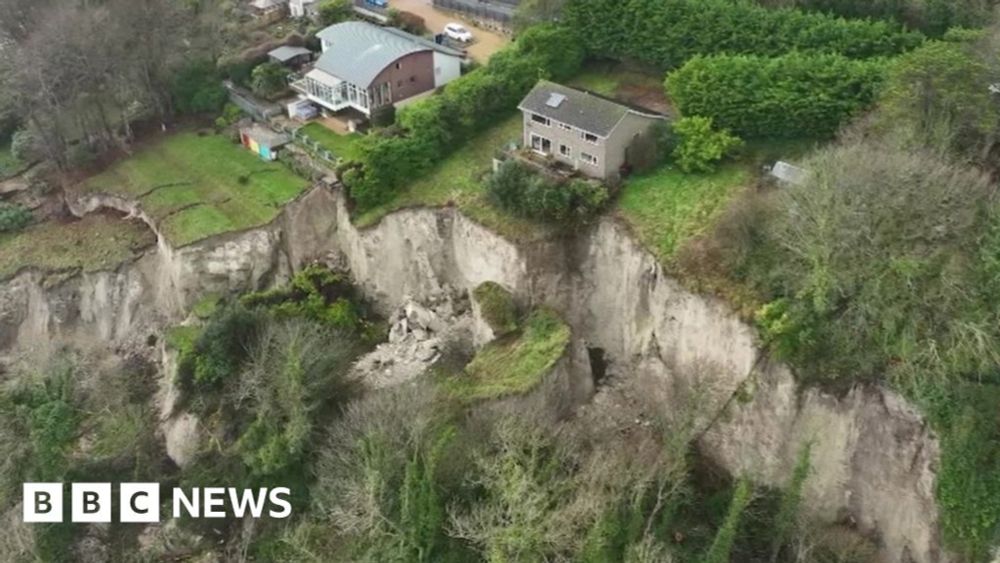 Ventnor: Cracks and movement monitored at landslip site