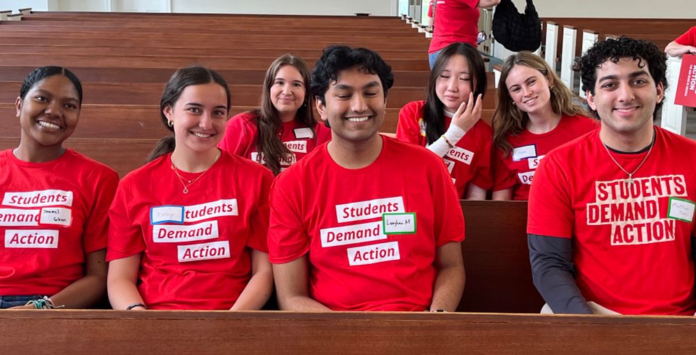 Illinois Students Demand Action volunteers in Springfield for Advocacy Day