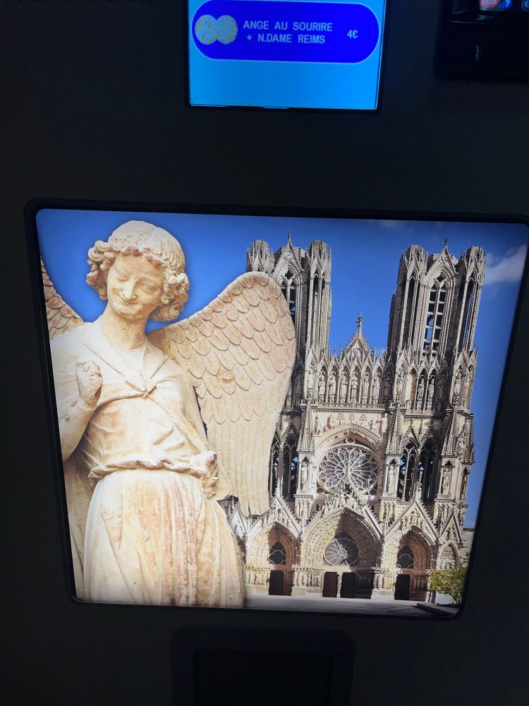 Cathédrale de Reims, ange au sourire (un peu malsain)