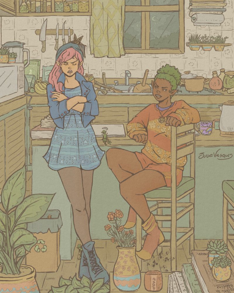 Arte digital de uma vampira e uma bruxa conversando em uma cozinha em estilo americano. A bruxa está sentada em uma cadeira alta diante de uma bancada de café-da-manhã na qual há um notebook fechado, dois livros empilhados, uma chaleira elétrica, caixinhas de chá e uma caneca com o desenho de um arco-íris e a frase “calma caralho”. A bruxa é uma mulher negra, com cabelos crespos, verdes, curtos, presos em um pompom no topo da cabeça; ela usa um colar com um pentáculo, tem olhos amarelos e veste um pijama cor-de-abóbora, com faixas laranja e flores claras, também usa meias nas mesmas cores. Ela tem uma expressão zombeteira, enquanto a vampira parece um pouco brava com o que a primeira diz. A vampira é uma mulher branca, com cabelos médios, ondulados e cor-de-rosa; está de olhos fechados, cenho franzido e braços cruzados. Veste um vestidinho com faixas azuis e cheio de estrelinhas, uma jaqueta, touca, coturnos e meia calça. Atrás delas é possível ver os balcões da cozinha, cheios de utensílios e com uma pia cheia e bem bagunçada; há potes de conserva por toda a parte, bem como frascos de poção e temperos, tanto em vasinhos de planta quanto em potinhos. Através da janela é possível ver o céu noturno e as copas de algumas árvores. Diante das duas há uma mesinha de canto cheia de livros, folhas soltas e muitos vasinhos de plantas – tanto na mesinha quanto no chão. Há também uma caixinha de som e notinhas musicais desenhadas perto dela. Há uma morceguinha orelhuda pousada na cabeça da vampira e três pequenos pixies ao redor dela.