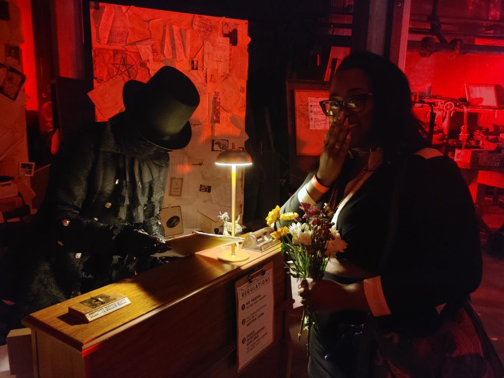 Jue Ve Jones meets the Night Minister