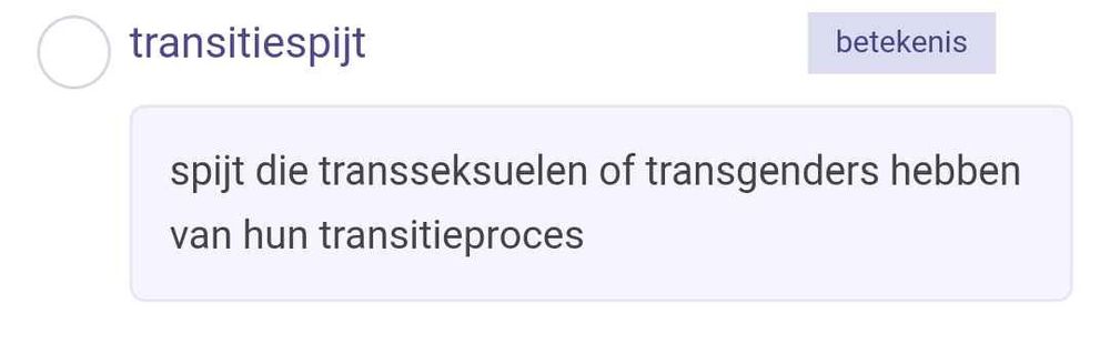 Een screenshot van de stempagina voor "woord van het jaar 2024" op de Van Dale website. Het woord "transitiespijt", een van de kandidaten in de stemming, is uitgelicht. Een bijbehorende definitie van het woord luidt: "Spijt die transseksuelen of transgenders hebben met hun transitieproces".