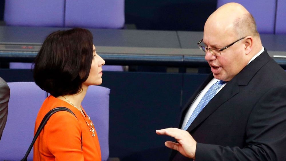 Bereits vor 15 Jahren ist Katherina Reiche federführend für die Energiewende verantwortlich. Hans-Josef Fell hat diese Zeit in schlechter Erinnerung: Reiche wollte die erneuerbaren Energien damals unw...
