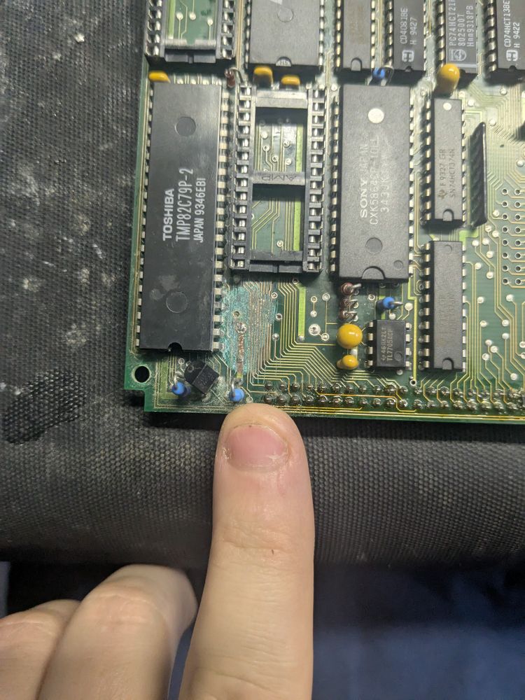 A PCB with damaged wires, we see copper oxydation ( green ), there is my index for reference