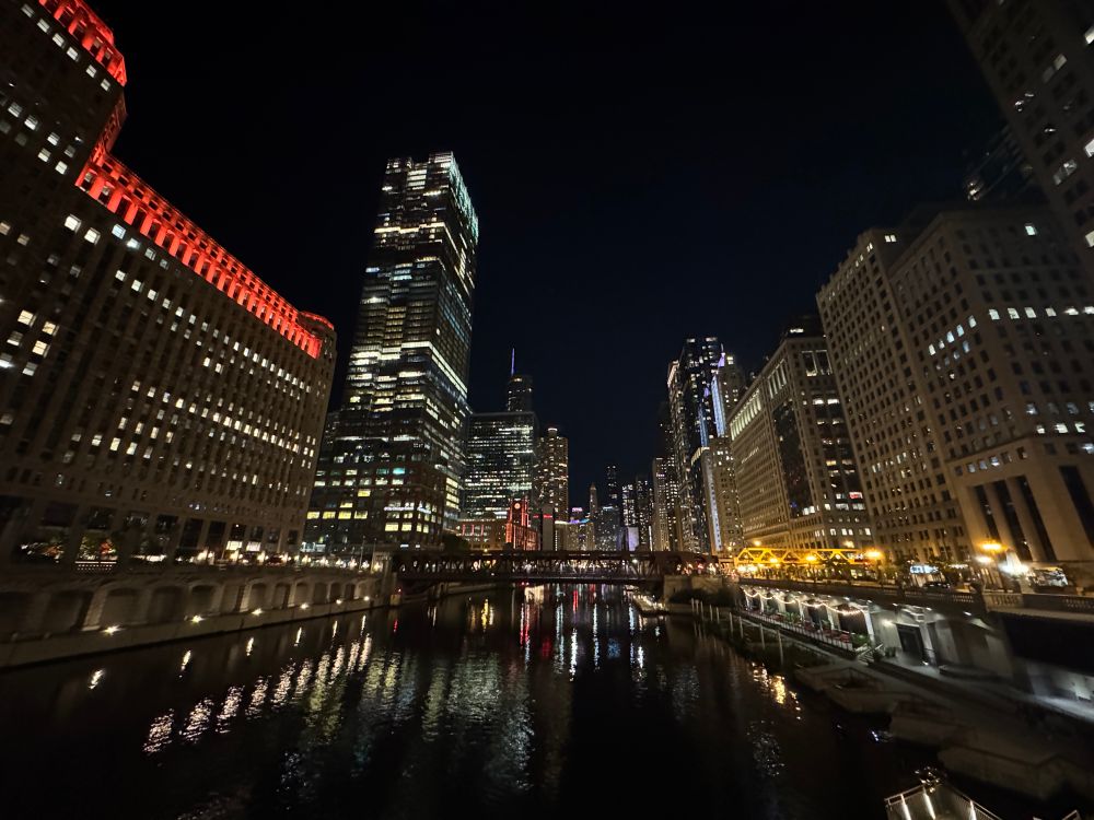 A shot of the Chicago skyline at night