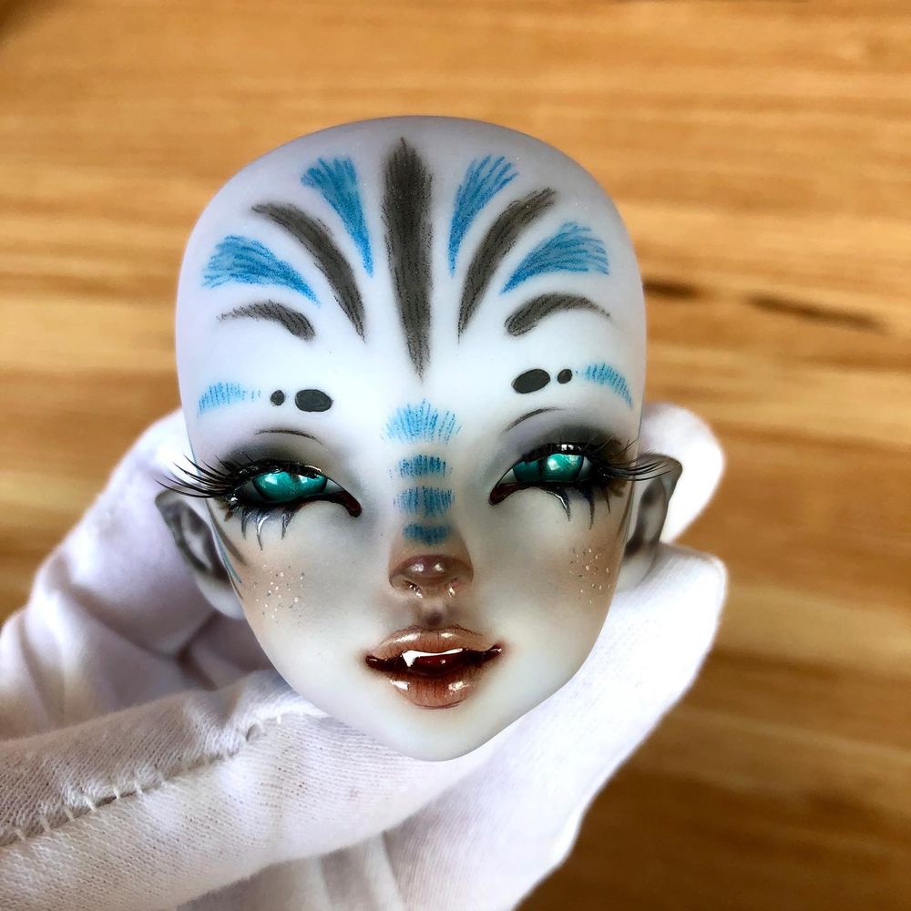 He has a face! Getting the silicon eyes in place was a lot harder than I expected. His markings match my Pipos Cheshire Pang: I need to take a side by side pic.
Bartholomew: Soom LG Cheshire Surprise 2022
#soomdoll #soomlittlegem #soomcheshire #bjd #bjdfaceup (Part 1/2)