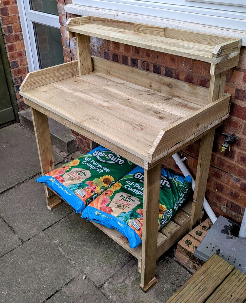 Wooden potting bench 