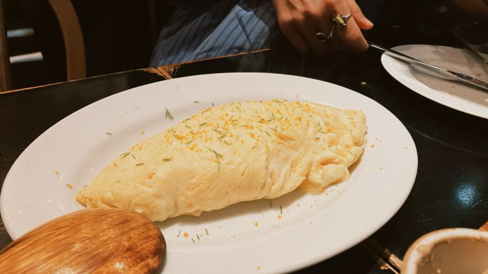 チーズオムレツ。今日いちの歓声。