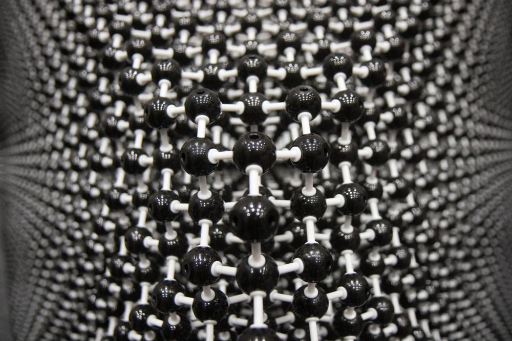 Image of the large diamond model