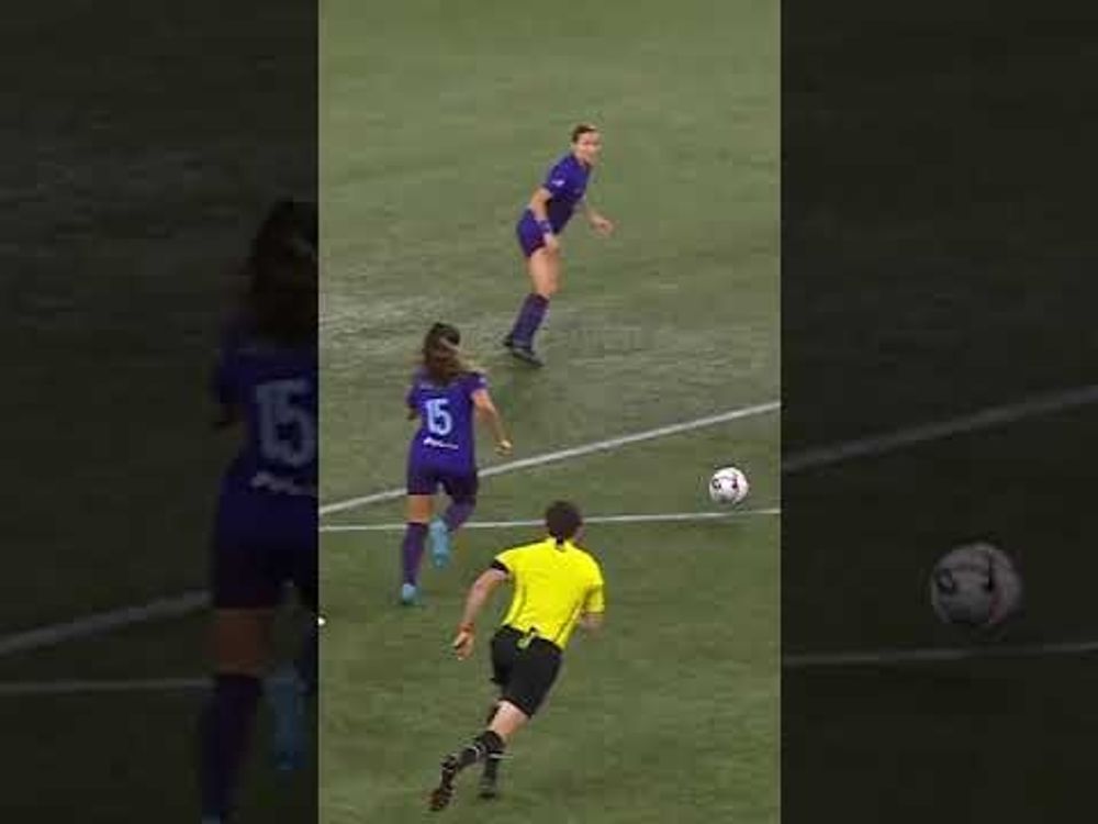 Couldn’t write it up any better. Christine Sinclair scores for the Portland Thorns 😮‍💨  #nwsl