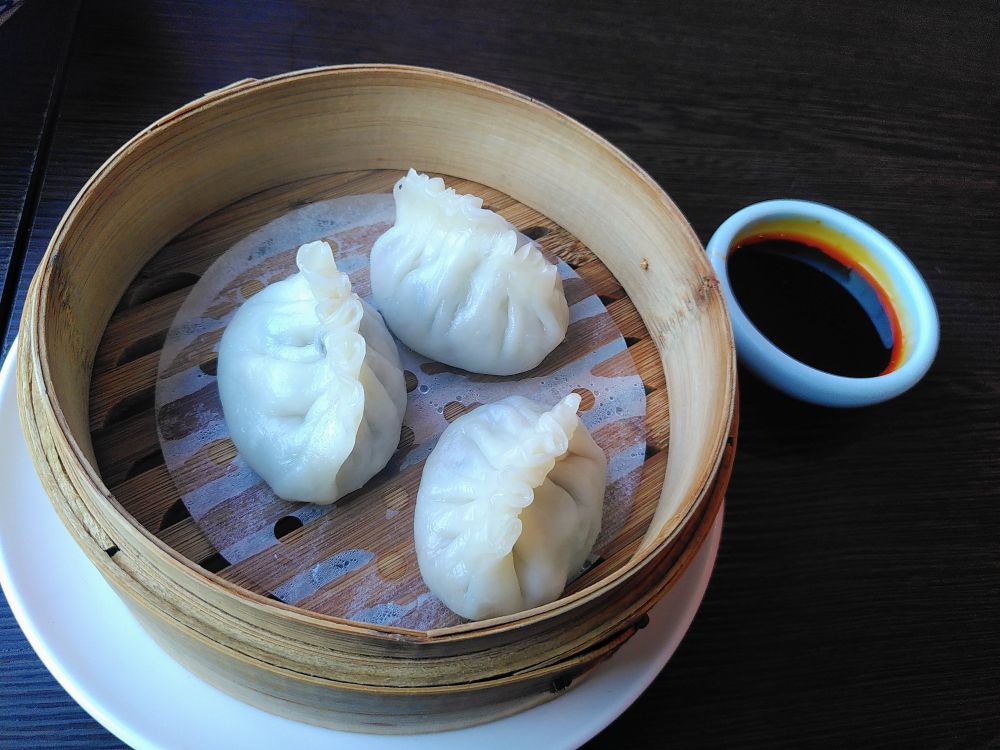 Xi'an special Dumplings
Filled with wood ear mushrooms, green cabbage, glass noodle, carrots, bean curd stick
