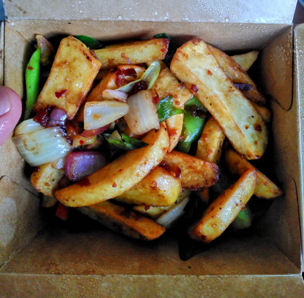 Salt and Pepper Chips 
Crispy, steak chips tossed in a generous seasoning of sea salt and cracked black pepper. Light and crunchy, these savoury chips offer the perfect balance of flavour with every bite.