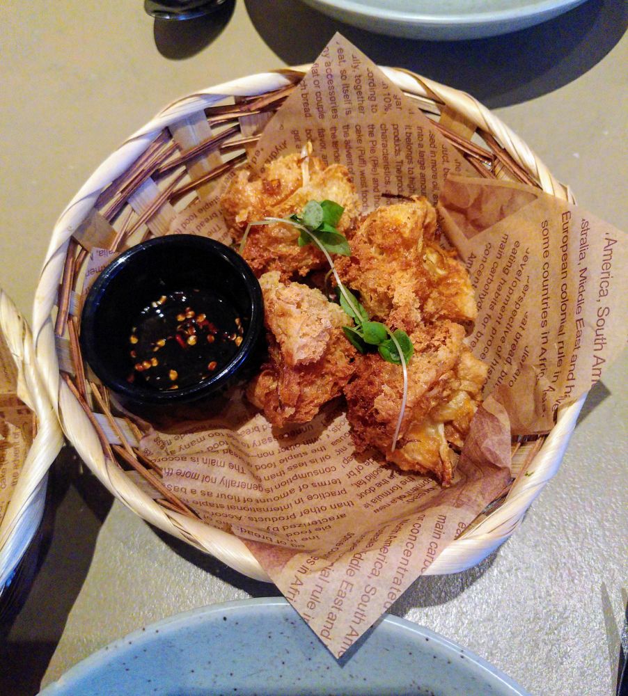 Tahu Walik
Crispy Fried Tofu Stuffed in Vegetable - served with Indonesian Sweet Soy Sauce