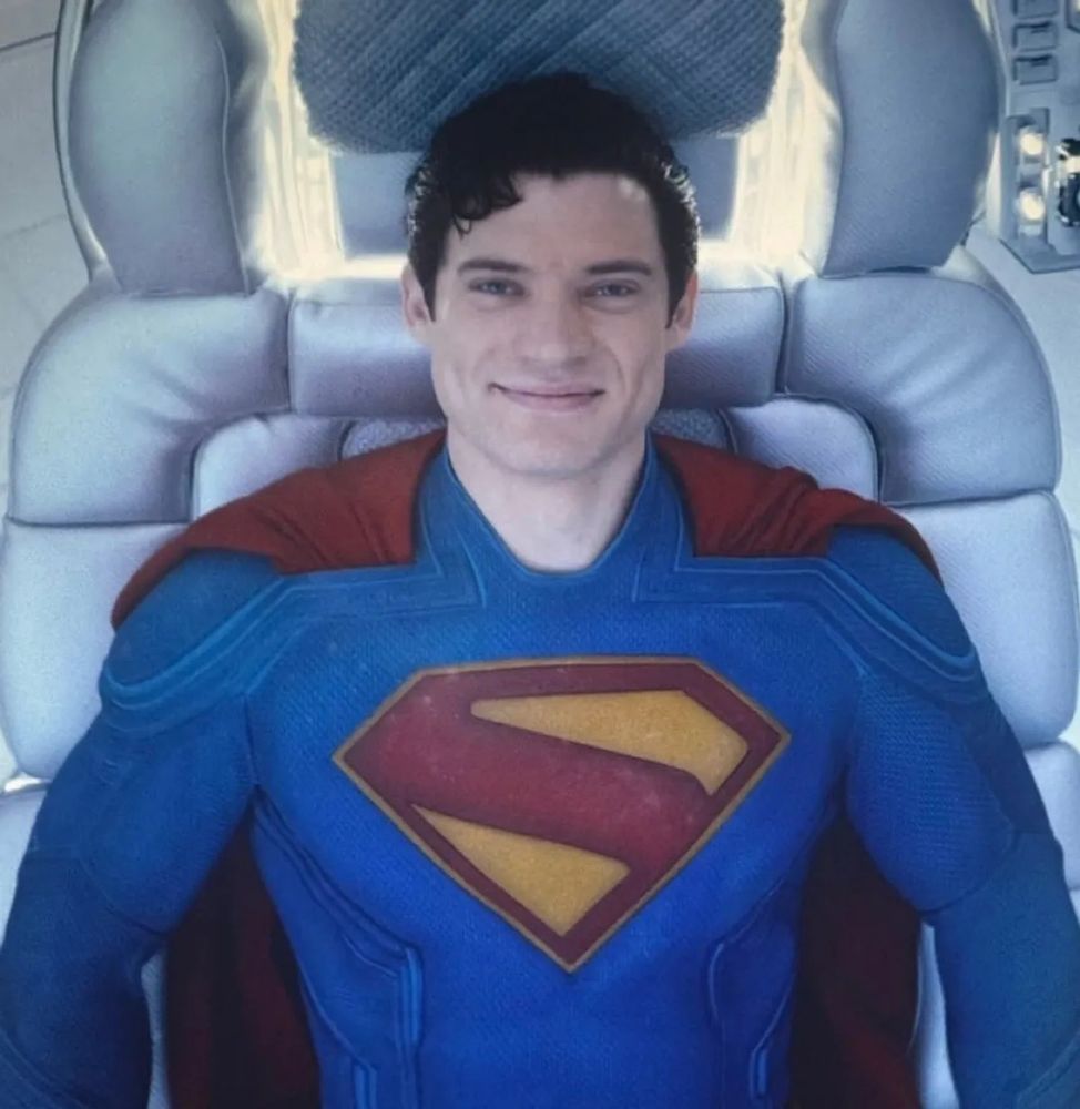 Même of superman lying down and smiling