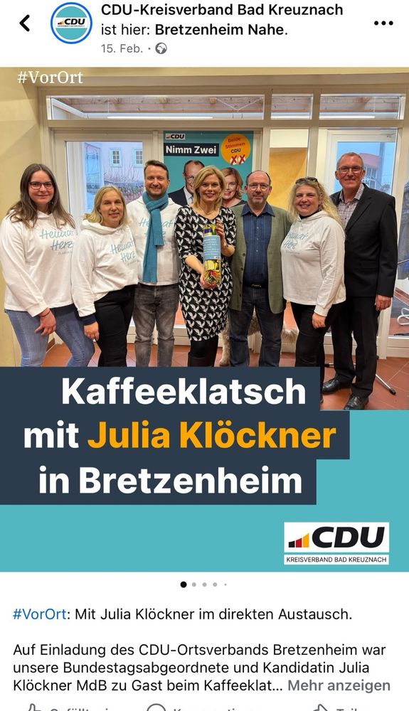 Facebook-Kachel „Kaffeeklatsch mit Julia Klöckner in Bretzenheim“ mit Foto von kleiner Gruppe mit Klöckner. 